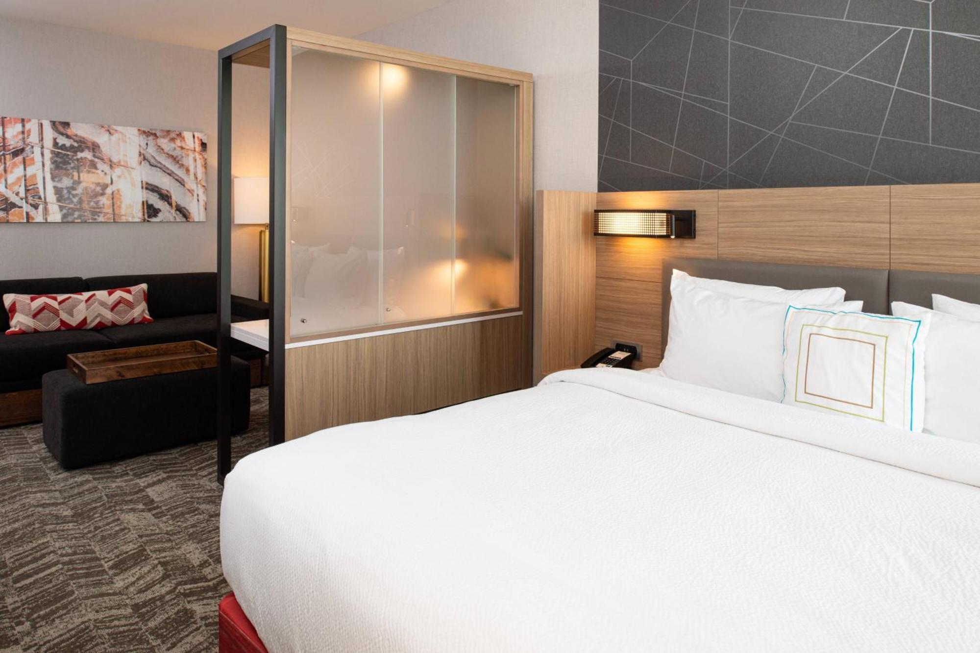 Springhill Suites By Marriott Kansas City Northeast Exterior photo