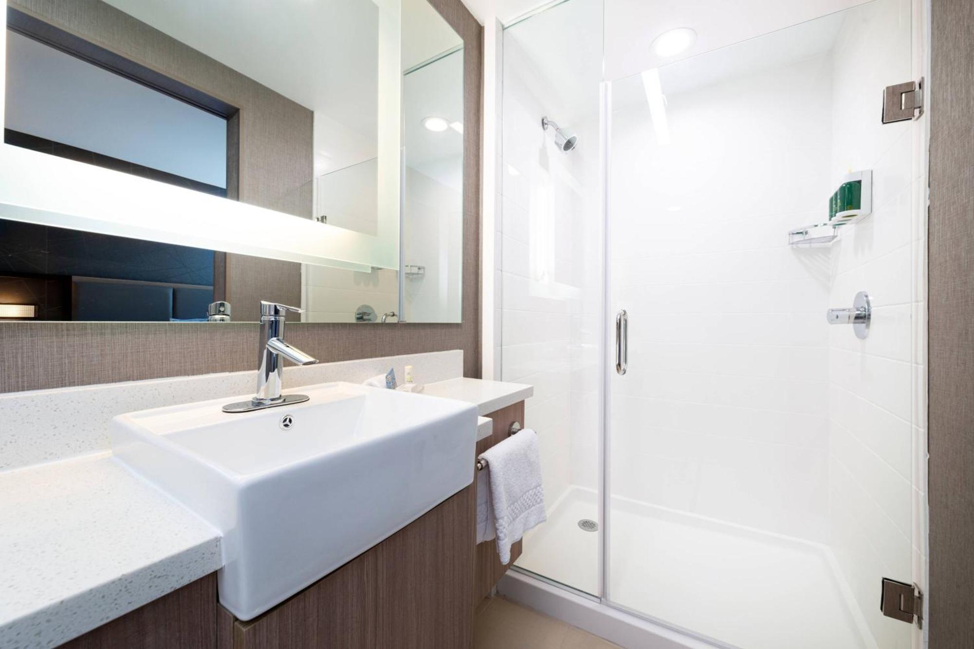 Springhill Suites By Marriott Kansas City Northeast Exterior photo