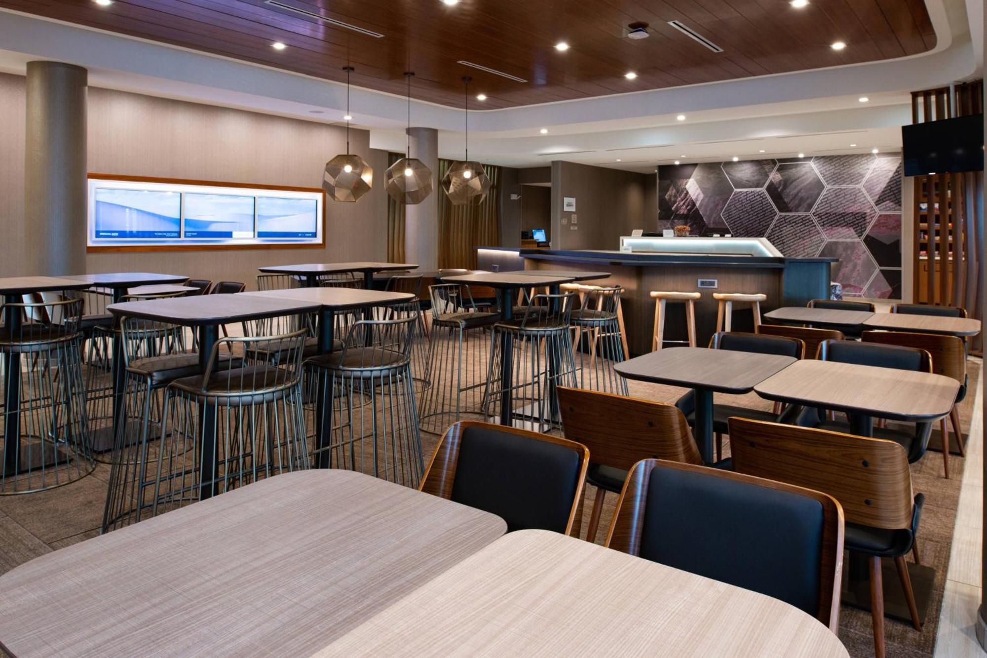 Springhill Suites By Marriott Kansas City Northeast Exterior photo
